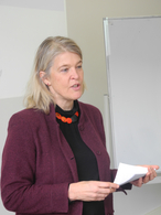 Vizepräsidentin Astrid Schütz begrüßte alle Teilnehmenden und informierte über aktuelle Entwicklungen