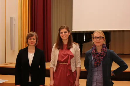 Bild der PUSh-Preisträgerinnen Anja Urban, Janina Kettenbohrer und Hannah Wunderlich