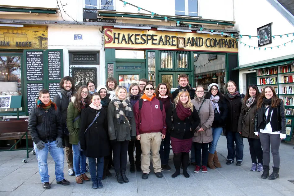 Group photo in front of the Shakespeare and Friends bookshop.