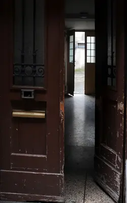 Pass-through Hallway