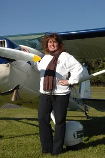 Prof. Dr. Susanne Rässler mit Flieger