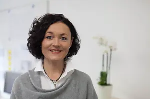 Auf diesem Foto ist die Projektassistenz Silke Dumstrey abgebildet.