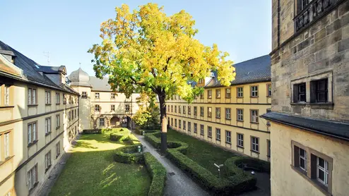Gebäude An der Universität 2