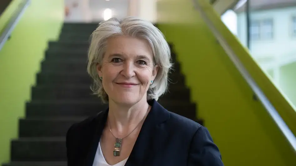 Dieses Bild zeigt ein Portrait von Universitätsprofessorin Astrid Schütz