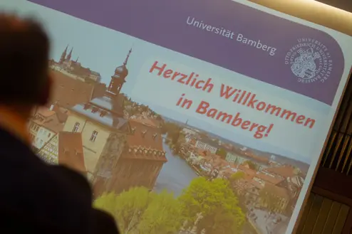 Startfolie herzlich willkommen Präsentation