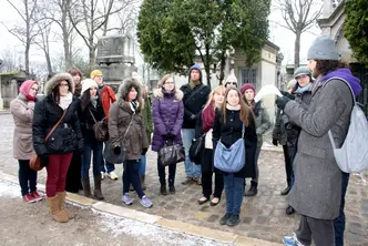 Photos of the group exploring the cemetery Père Lachaise.