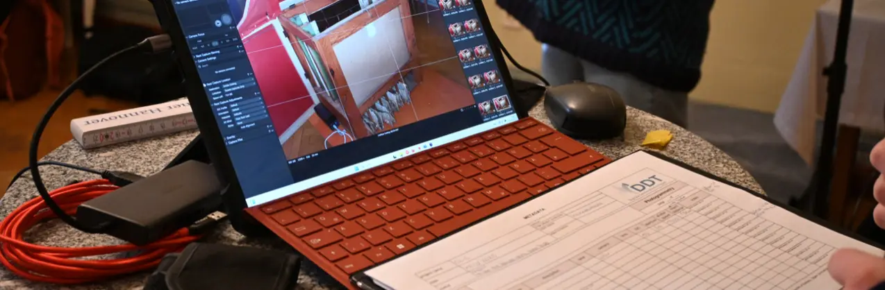 Laptop mit photogrammetrischen Aufnahmen