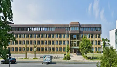 Universitätsgebäude in der Feldkirchenstraße 21