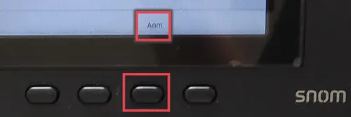 Ansicht obere Funktionstasten unter dem Display mit Markierung der Taste für die Anmeldung. Die markierte Taste ist die zweite Taste von rechts.