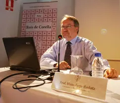 Prof. Dr. Radatz bei seinem Vortrag in València