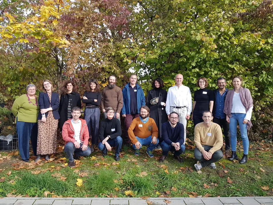 Gruppenbild: Die Teilnehmer und Teilnehmerinnen des ersten Workshops in Bamberg.