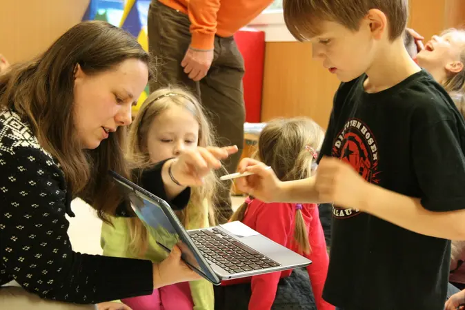 Wie Computer denken, erläutert Anja Gärtig-Daugs.