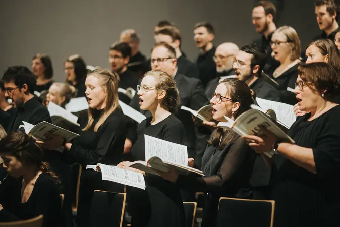 Universitätsmusik singt