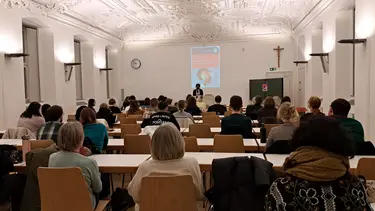 The photo shows Dayan Kodua's talk and audience.