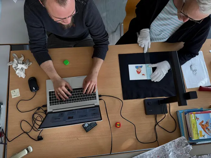 Personen bei der Inventarisierung