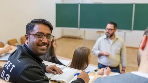 Studierende im Hörsaal an der Uni Bamberg 
