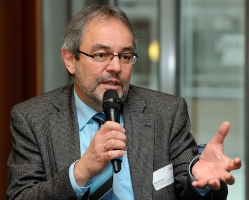 Geschäftsführung/Stellv. Leitung: <br>Dipl.-Soz. Harald Rost