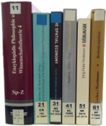 Rückseite einer Reihe von Büchern des Freihandbestands