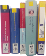 Lehrbuchsammlung Rückseite einer Reihe von Büchern der Lehrbuchsammlung